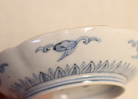 明治前期色絵松竹梅に人物図小皿①見込み濃いめ