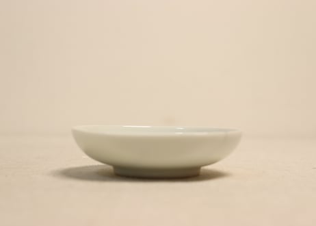 大正～昭和戦前染付花散らし図半月型小皿