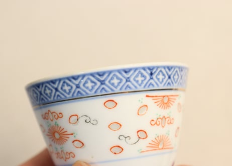昭和40~50年代中国色絵蛍手煎茶碗①濃いめ