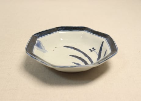 江戸後期染付水仙図八角皿①フリモノ