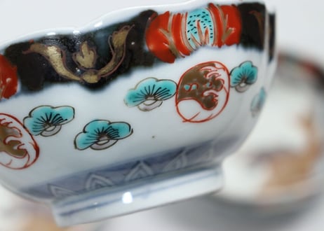 明治前期色絵枝垂れ桜に鯉図三ツ組鉢 大に少甘手