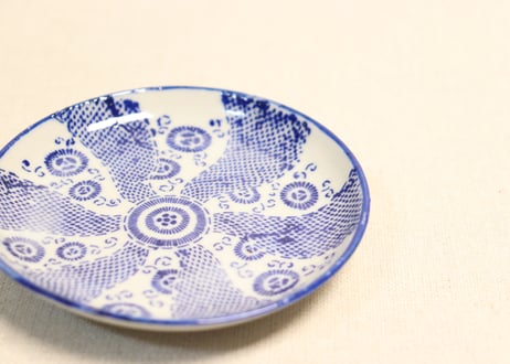 明治前期紙刷捻子文に花散らし図小皿
