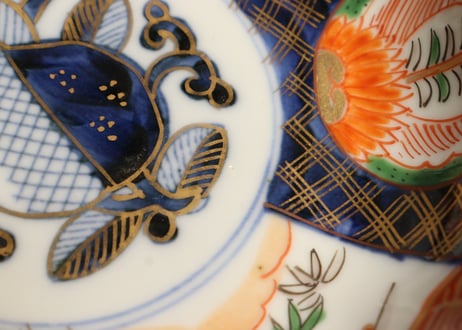 明治前期色絵桃と松竹梅図なます皿　歪み