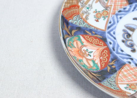 明治前期色絵桃と梅と菊図7寸皿
