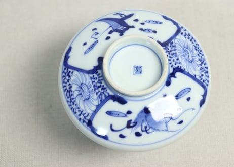 明治後期～大正染付宝尽くし図つぼ碗
