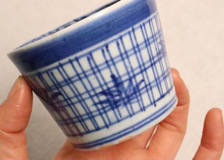 江戸後期染付格子に紅葉図猪口 高台ホツ,窯傷