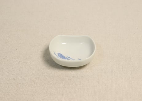 大正~昭和戦前染付松葉図楕円醤油小皿