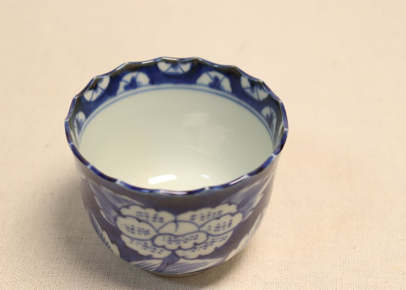 江戸後期染付牡丹図向付①大きめ,個体差あり | 吉祥寺PukuPuku