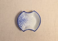 明治後期~大正吹き墨分銅型小皿②　薄め