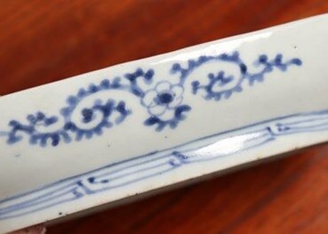 江戸中期染付流水に菊図舟形皿③ 金直し