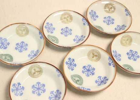 明治後期～大正銅判雪と丸文散らし図小皿②薄め