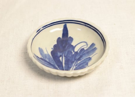 明治前期染付芭蕉図鎬小皿