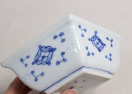 明治後期~大正染付牡丹と山水図菱形小鉢②少かたつき