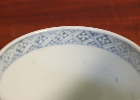 江戸後期染付蛸唐草文猪口 五客組 1ヶ高台ホツ,1ヶノミホツ