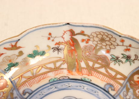 明治前期色絵松竹梅に人物図小皿①見込み濃いめ
