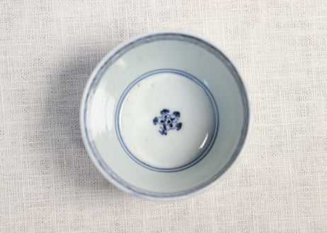 江戸後期染付松図猪口 小ぶり ノミホツ