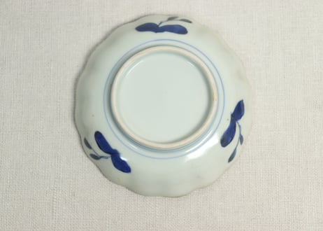 江戸幕末赤絵染付秋海棠と蝶図通り物小皿②少かたつき