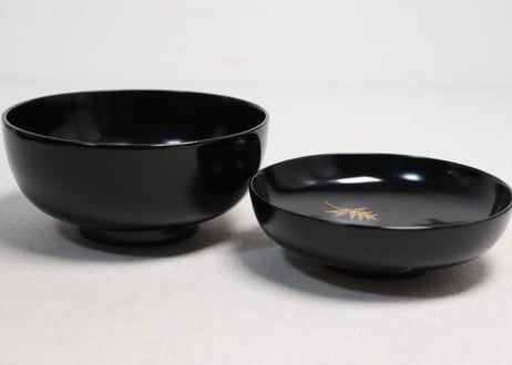 総黒沈金羊歯図吸物椀