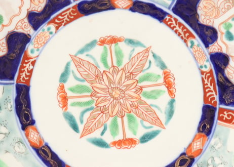 明治前期色絵窓絵に菊図大皿