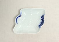 明治後期～大正陽刻染付鶴型皿