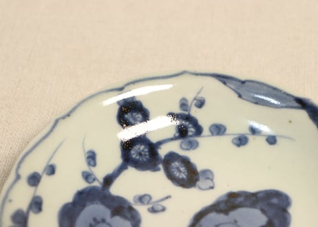 江戸中期染付岩に梅図小皿①