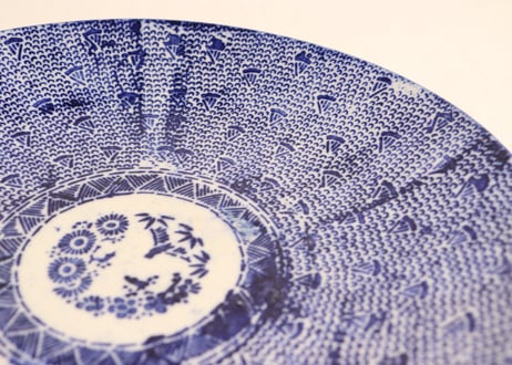 明治後期～大正紙刷微塵唐草図8寸皿② かたつき