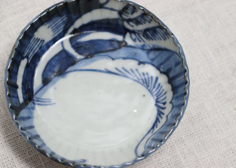 江戸後期染付ホラ貝図縁立ち豆皿 | 吉祥寺PukuPuku