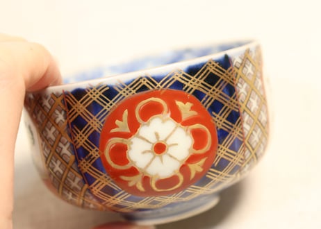 明治前期色絵菊と牡丹図湯呑