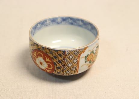 明治前期色絵菊と牡丹図湯呑