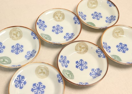 明治後期～大正銅判雪と丸文散らし図小皿①濃いめ