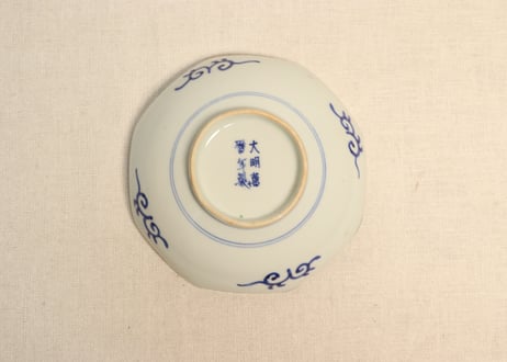 明治後期～大正大聖寺焼色絵壽文字に亀甲と花図八角なます皿①濃いめ