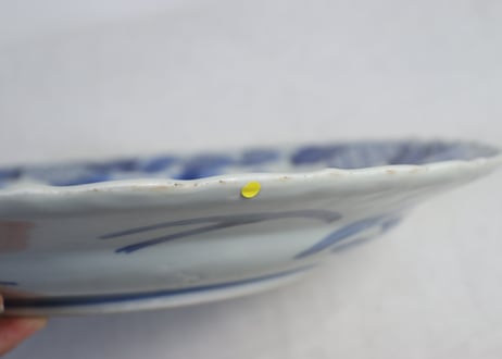 江戸幕末染付蝶と桐に花散らし図大皿　ノミホツ