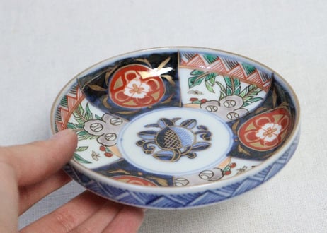 明治前期色絵桃と芭蕉図縁立小皿