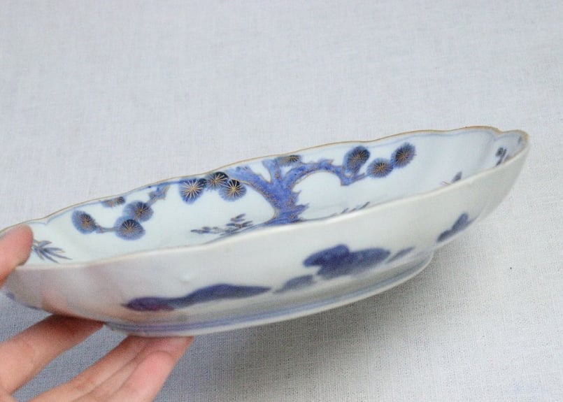 金彩染付彩色松文双耳壷