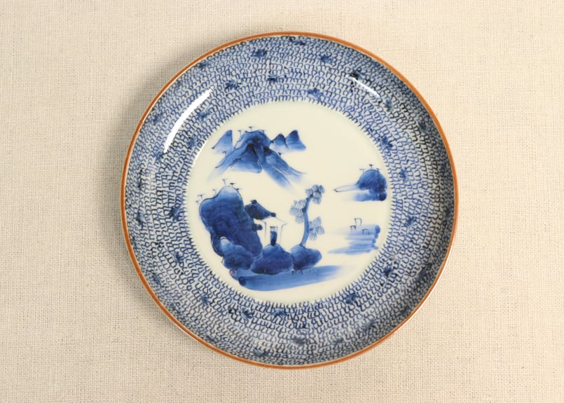 染付 小皿 5枚 美品 山水 江戸 歪み 幾何学 唐草 銘 江戸幕末染付山水に微塵唐草図5寸皿④ノミホツ | 吉祥寺PukuPuku