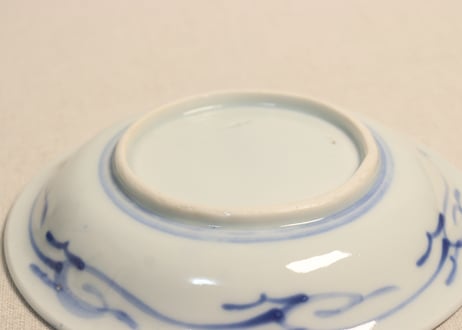 明治前期陰刻染付浦島太郎図6寸皿②薄め