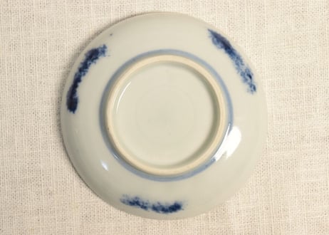 明治前期染付羽根三つ巴図小皿①