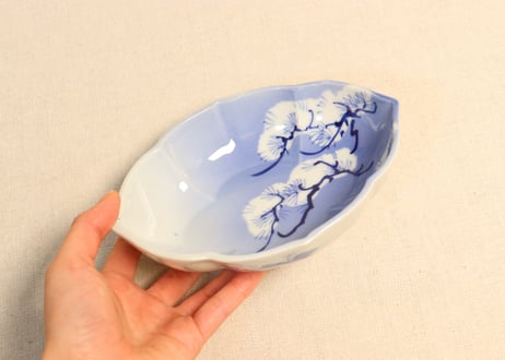 明治後期～大正染付松図木瓜型深皿②薄め