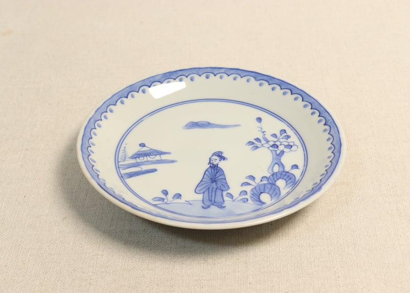 明治、大正時代の乳白色大皿