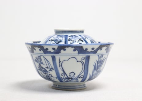 江戸後期染付草花割絵と雪輪図蓋茶碗