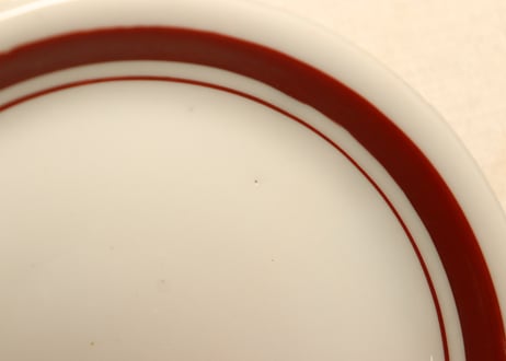 昭和戦前色絵梅図蓋付丼②　黒点