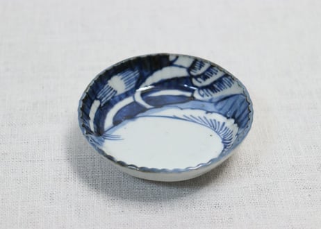江戸後期染付ホラ貝図縁立ち豆皿