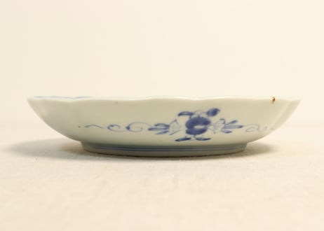 江戸幕末染付春蘭と菊図６寸皿②かたつき,フリモノ