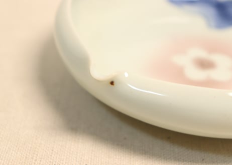 明治後期～大正染付桃と花図桃型皿① 濃いめ