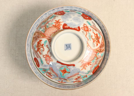 明治前期色絵竹梅と桐図通り物飯茶碗②黒点