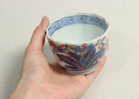 江戸幕末赤絵染付秋海棠と蝶図通り物向付