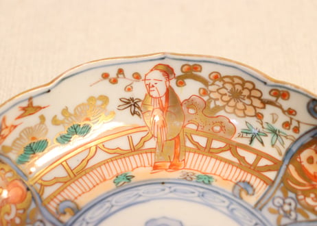 明治前期色絵松竹梅に人物図小皿②見込み薄め