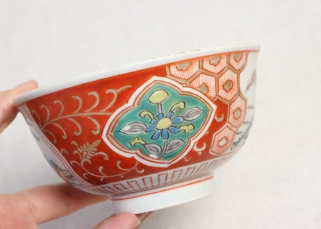 江戸後期色絵山水図窓絵と亀甲文図蓋茶碗　少釉剥げ