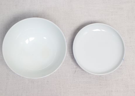 明治後期～大正銅判菊と蝶図蓋茶碗①