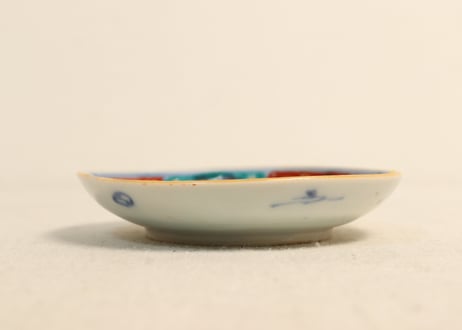 明治前期色絵陰刻麻の葉と桜図小皿②　窯傷